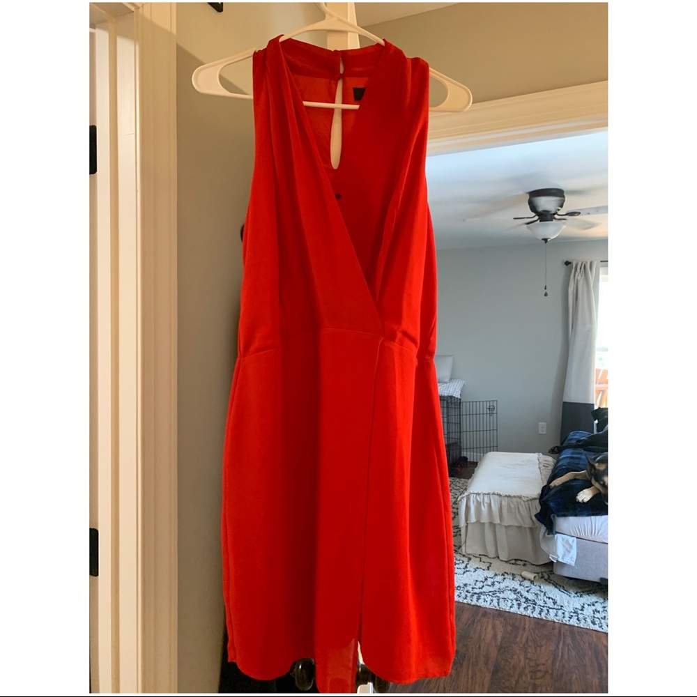 Lulu’s red dress